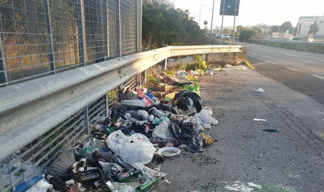 "Sos Citt": Raccogliamo le denunce dei baresi su sporcizia, disservizi e vandalismi